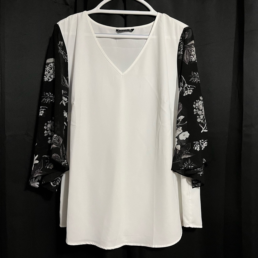 Black and white blouse, size 14-16, NWOT